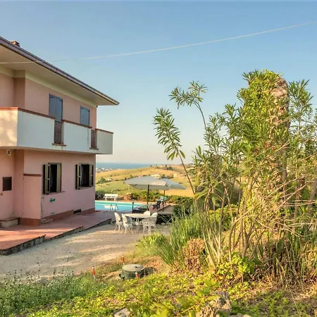 Spacious In Roseto Degli Abruzzi With Pool Cologna (Teramo)