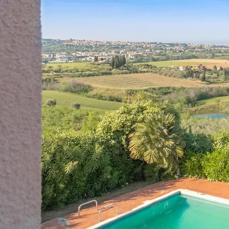 Spacious In Roseto Degli Abruzzi With Pool * Cologna (Teramo)