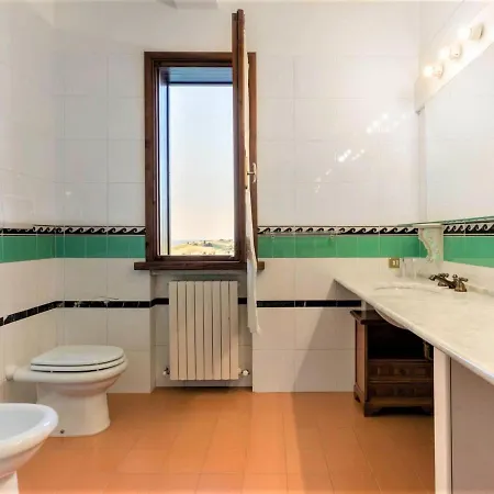 Spacious In Roseto Degli Abruzzi With Pool Casa de Férias Cologna (Teramo)
