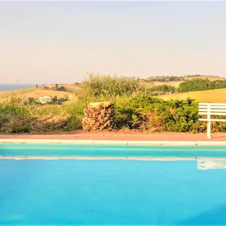 Spacious In Roseto Degli Abruzzi With Pool Casa de Férias Cologna (Teramo)